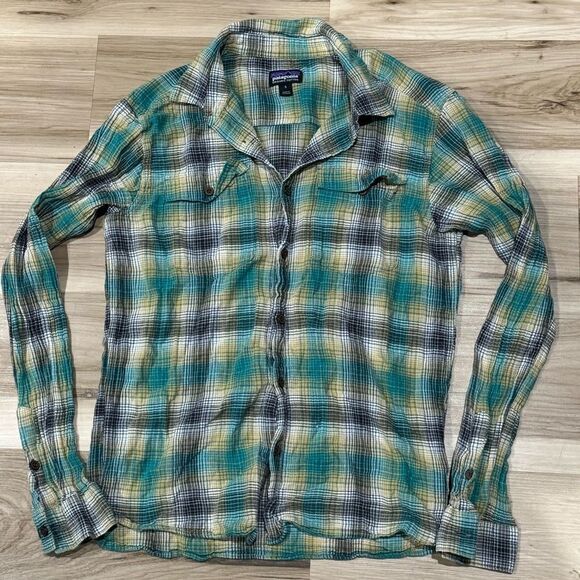 Patagonia Plaid Button Down Lightweight Shirt Men’s Small - Picture 1 of 3